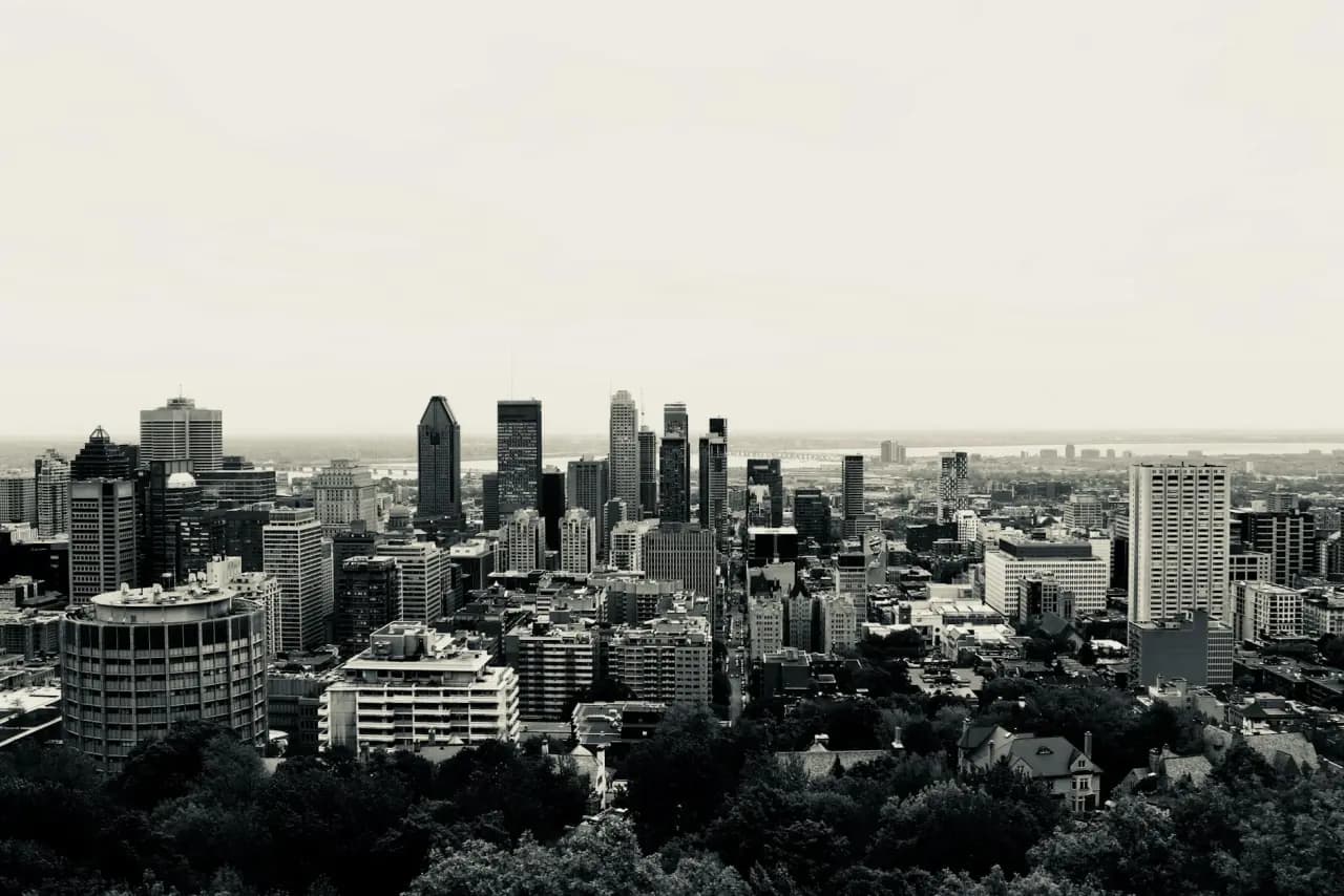 Horizon de Montréal avec les édifices du centre-ville